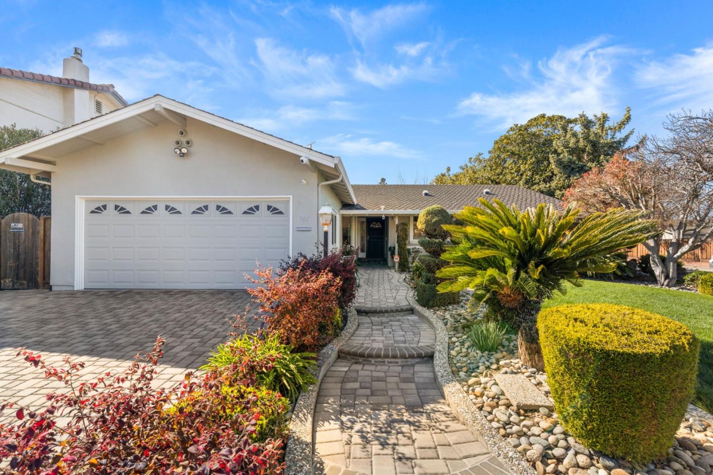 745 Silvertip WAY