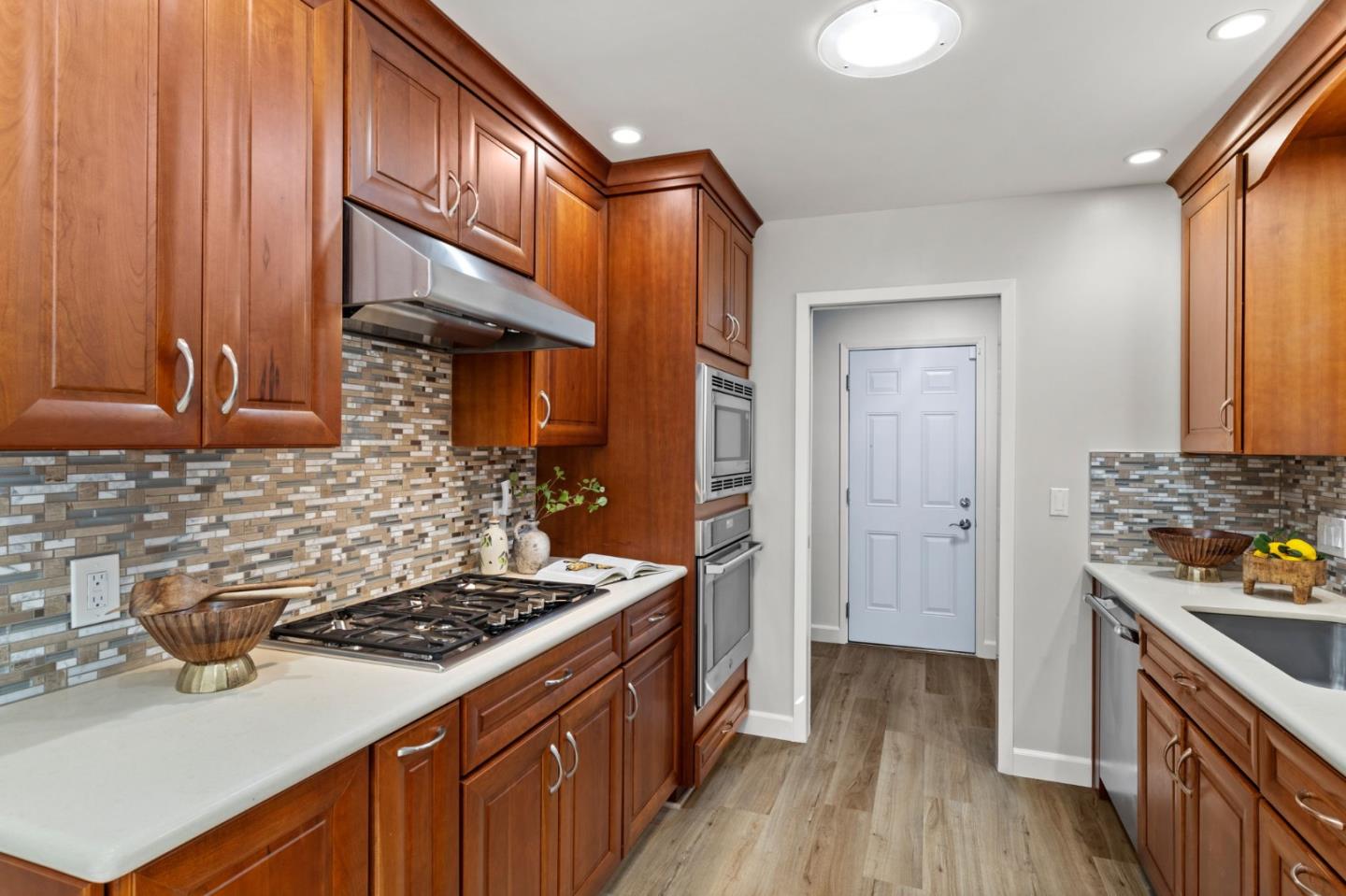 745 Silvertip WAY