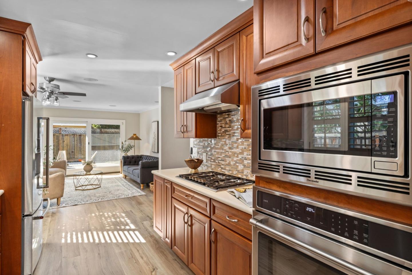 745 Silvertip WAY