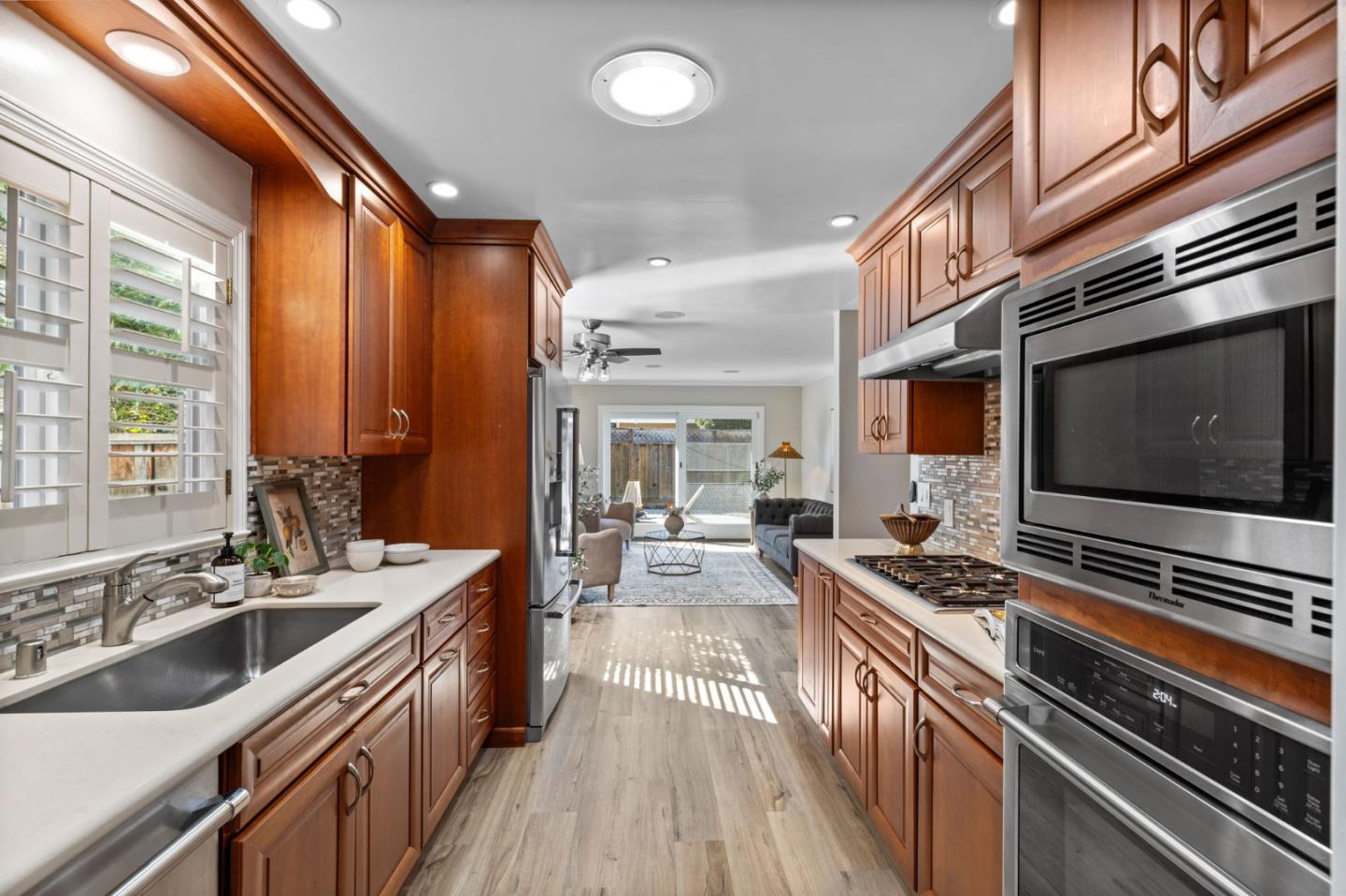 745 Silvertip WAY