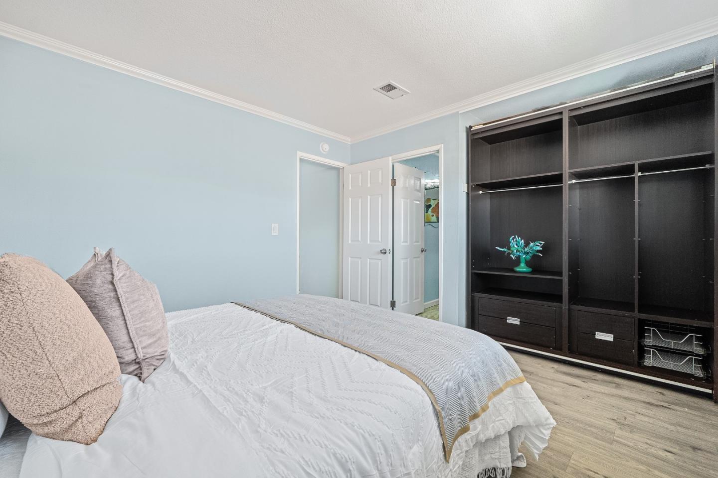 3157 Payne AVE 22