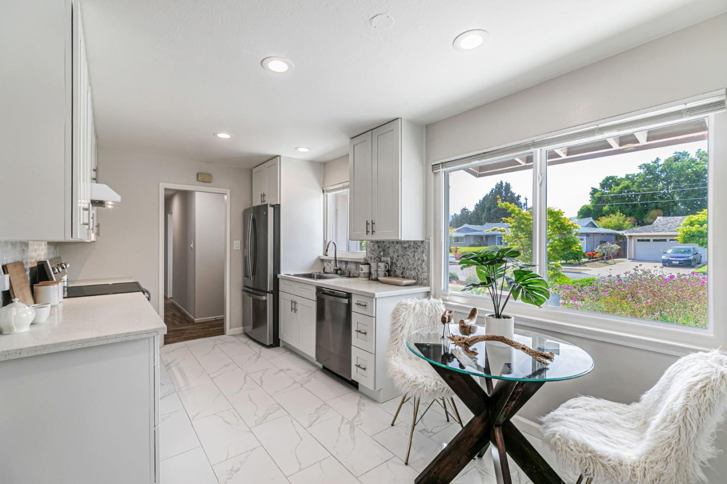 1352 Bretmoor WAY
