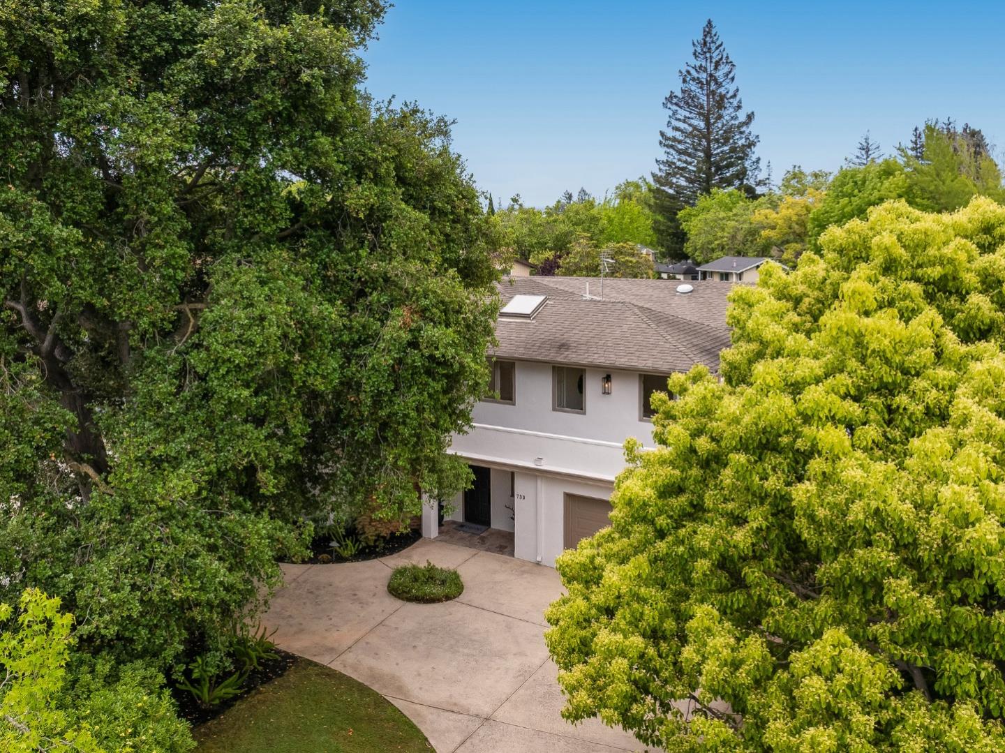 733 Northampton DR