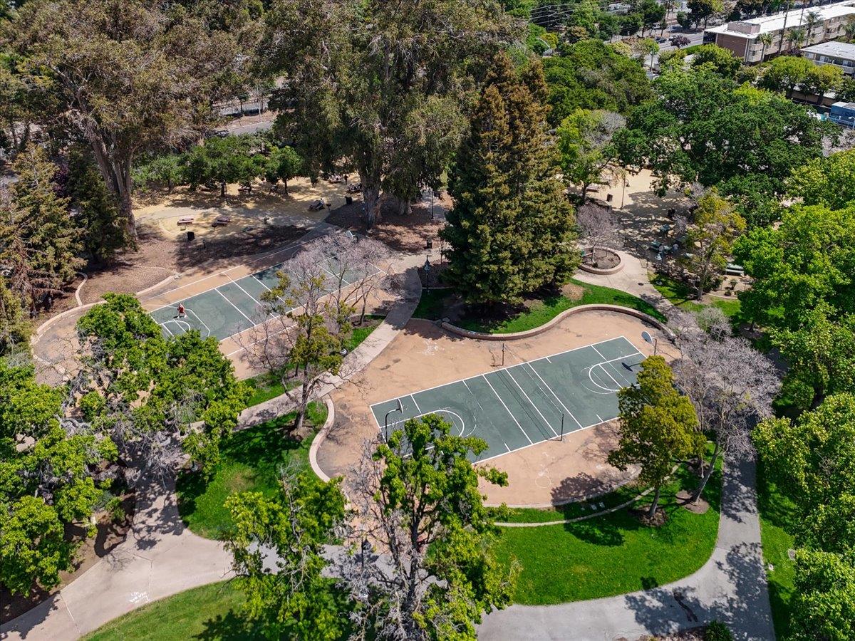 122 Ranch LN