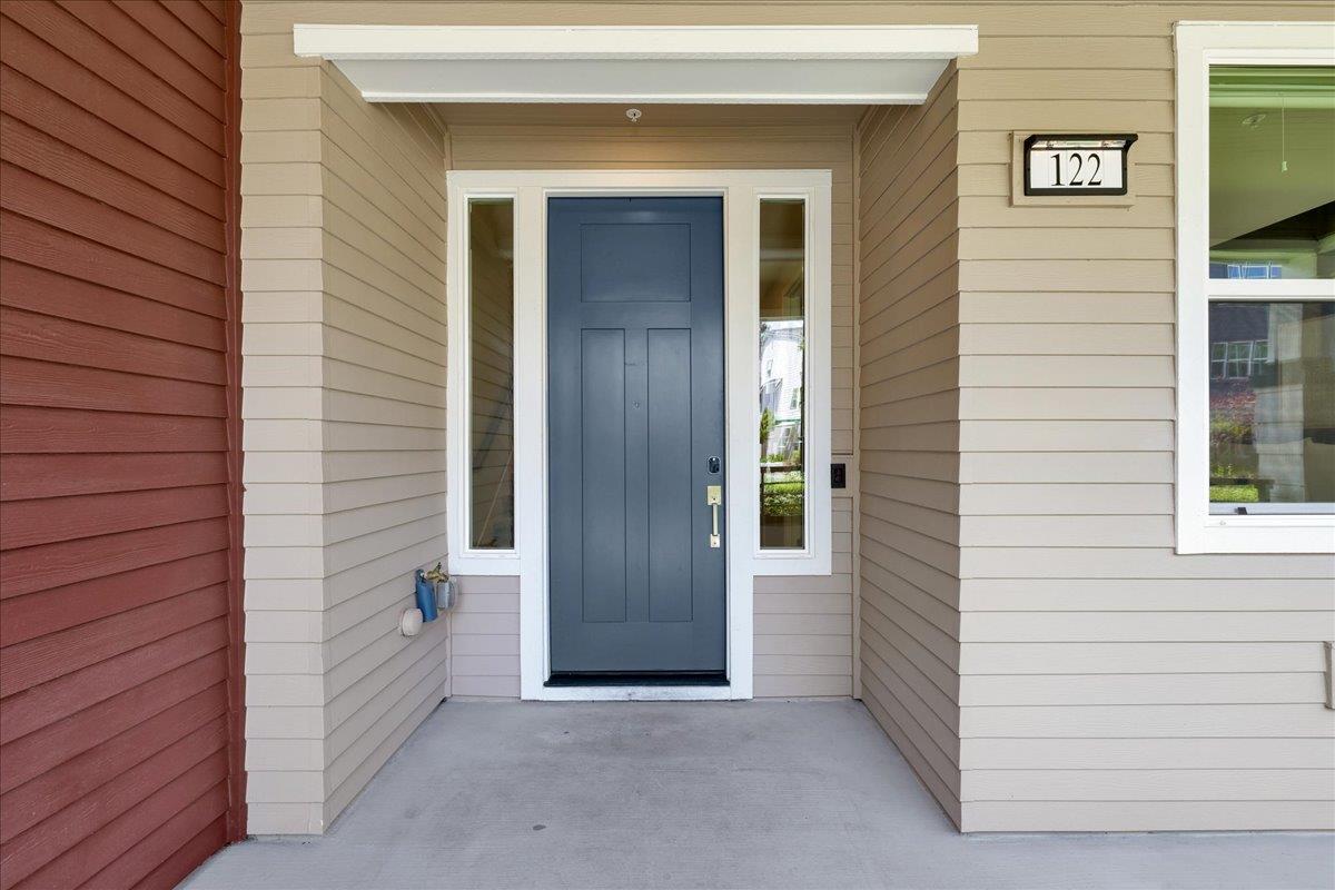 122 Ranch LN