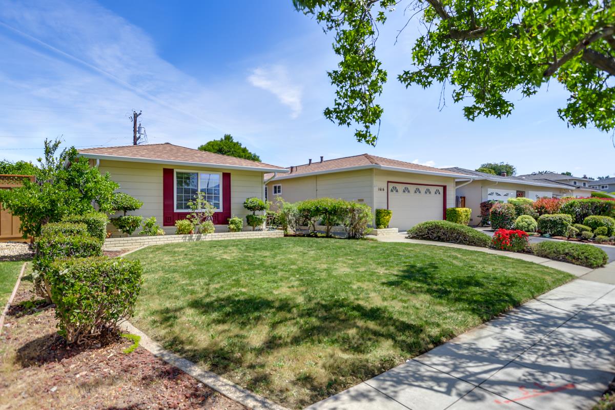 1616 Petal WAY