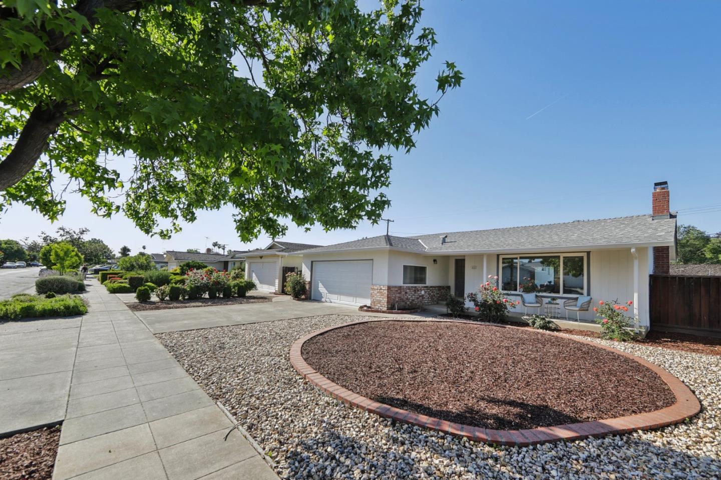 4663 Borina DR