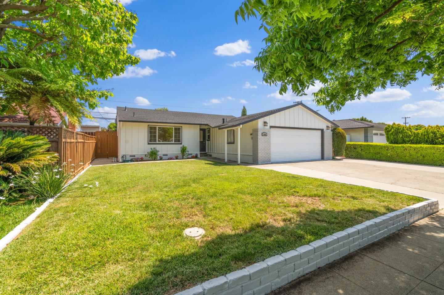1816 Rosswood Drive