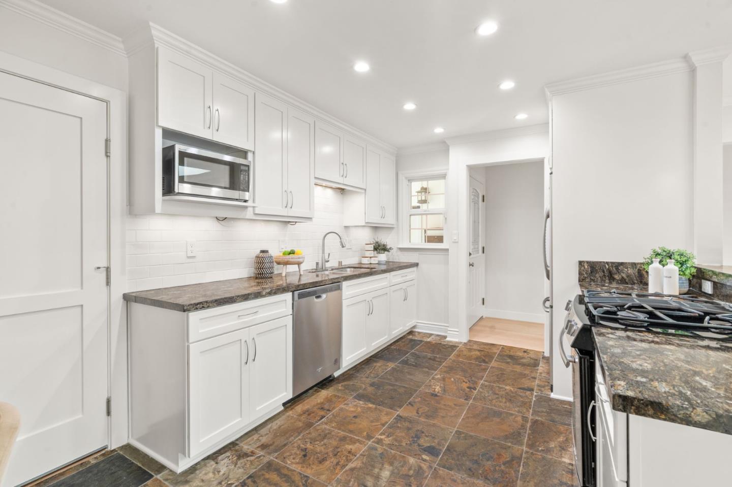 1816 Rosswood Drive