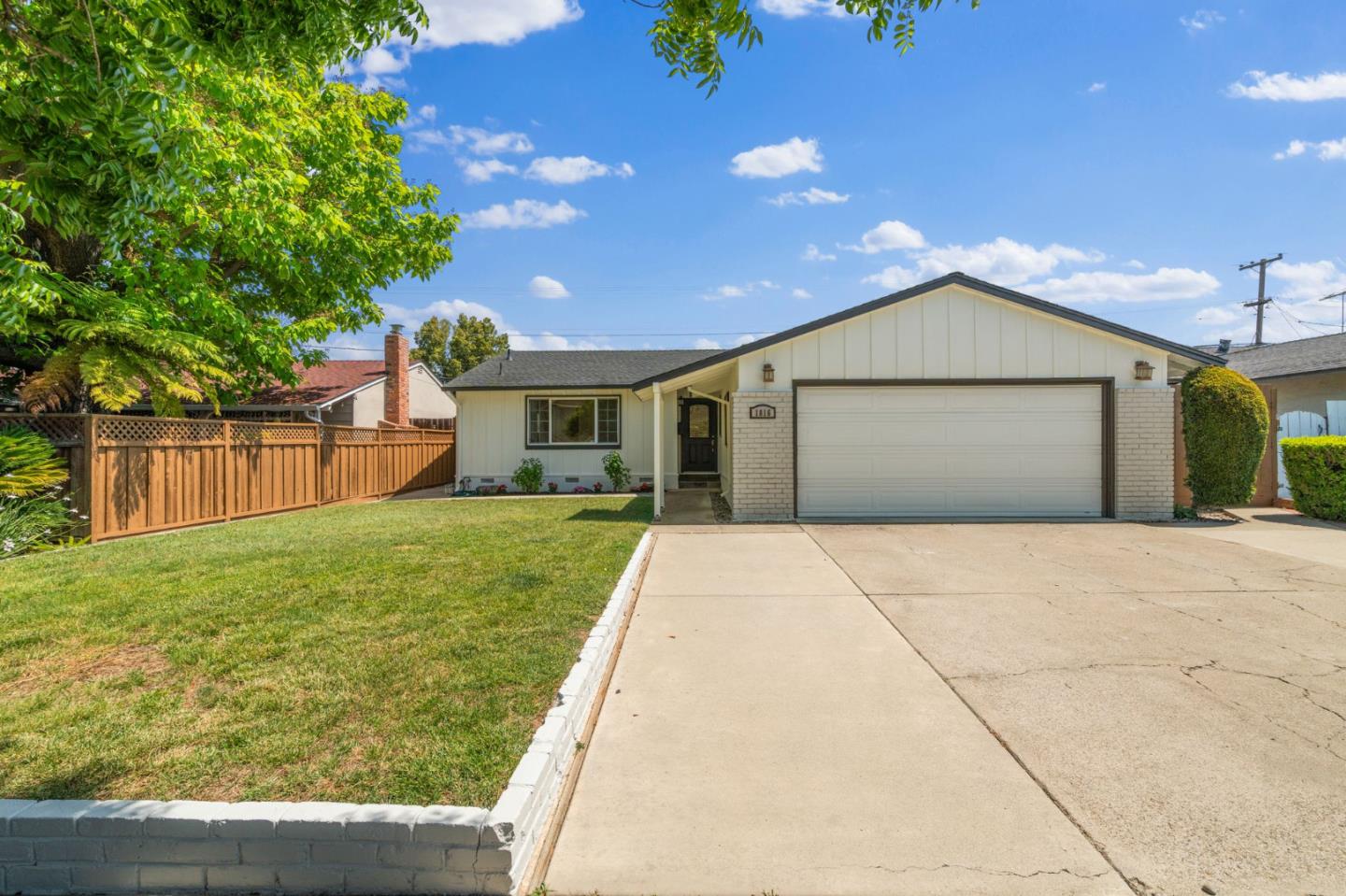 1816 Rosswood Drive