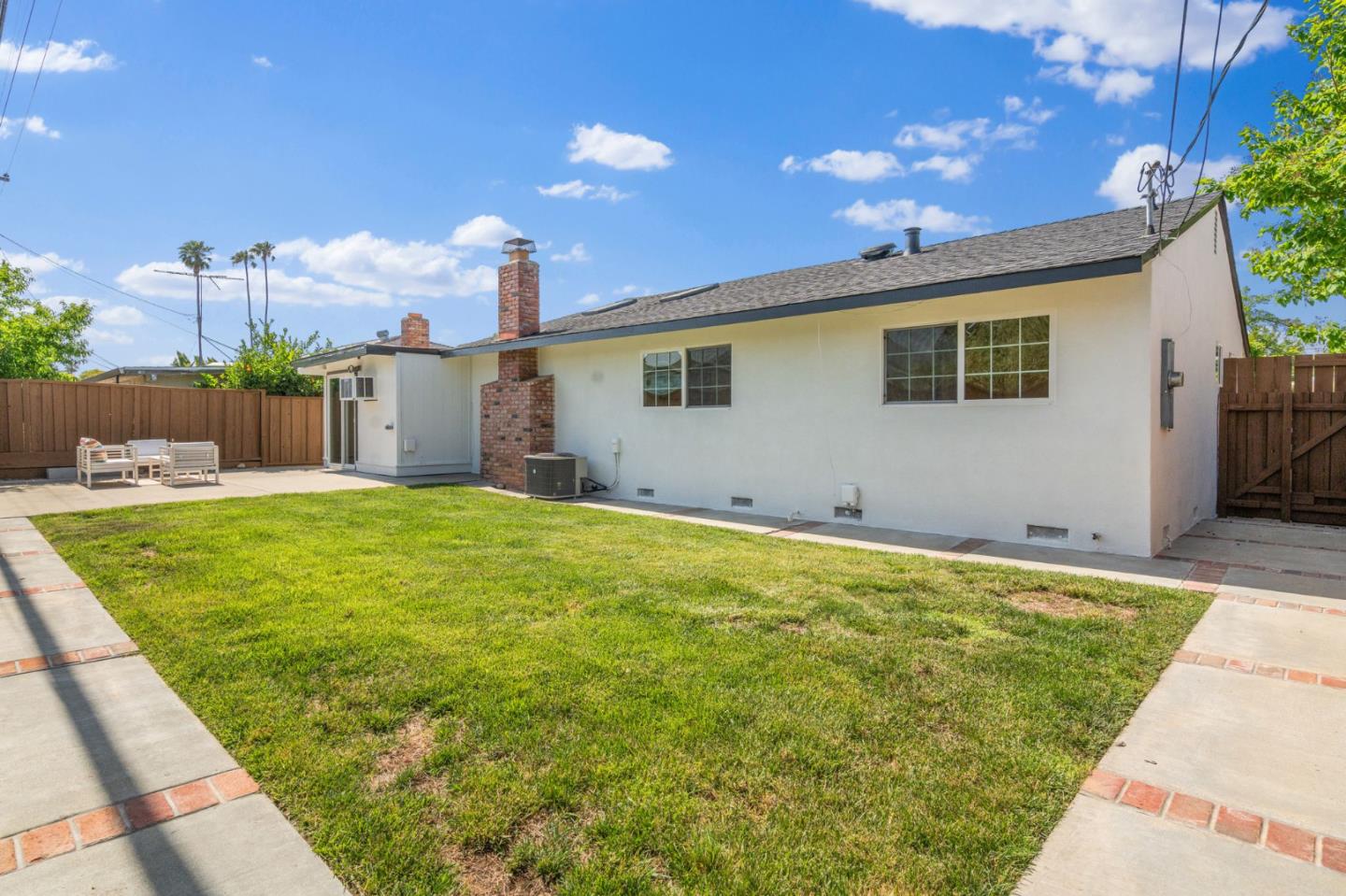1816 Rosswood Drive