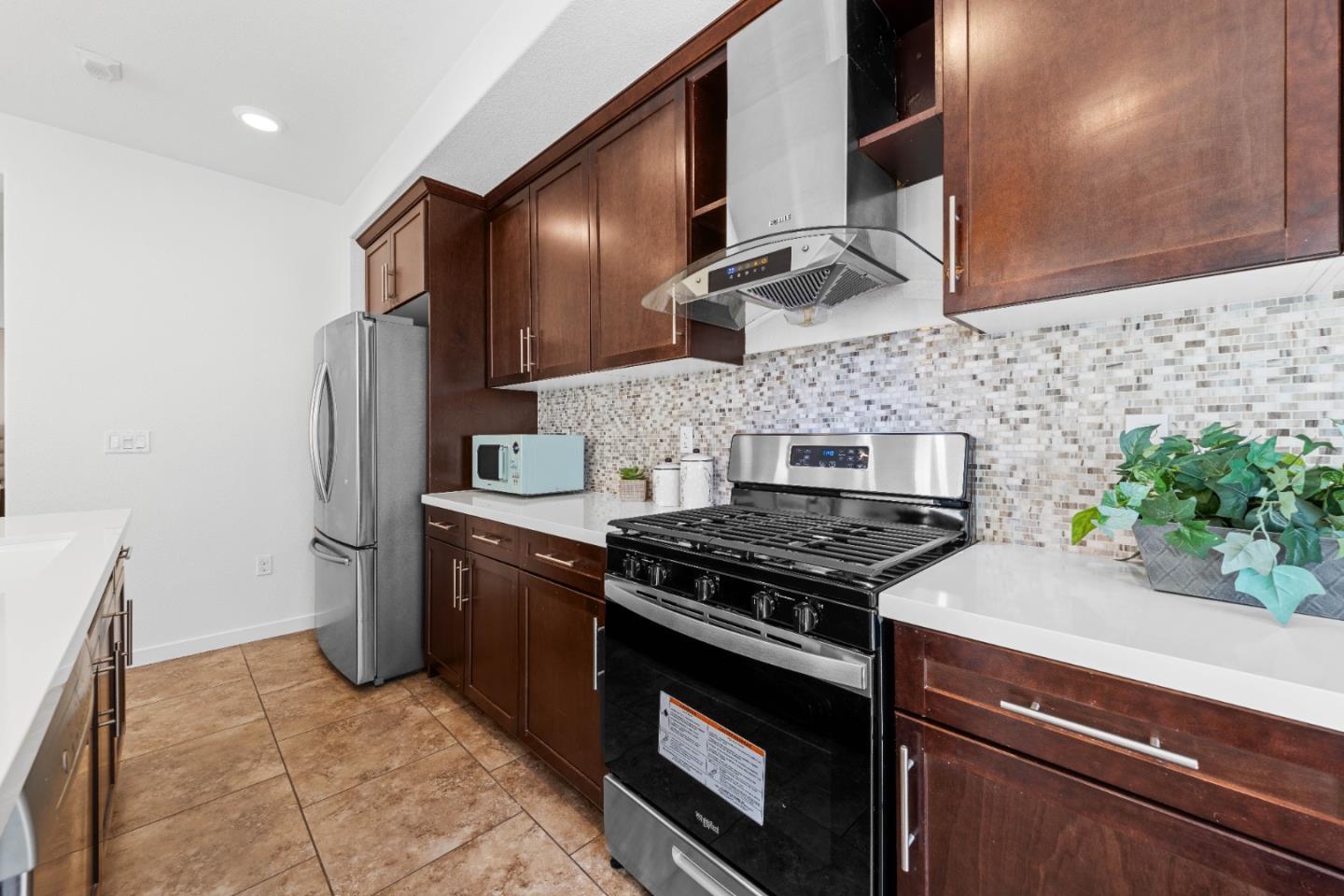 1071 Dewberry PL 104