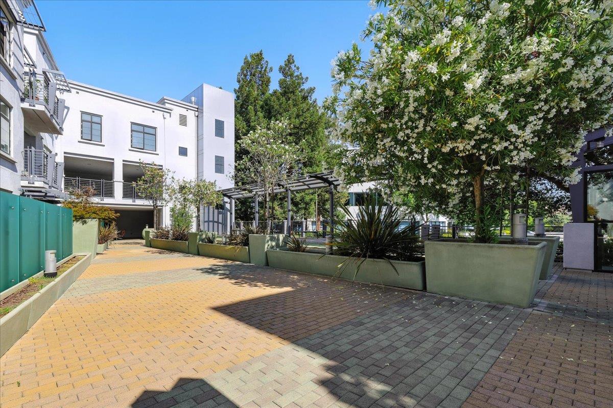 10745 North De Anza Boulevard 115