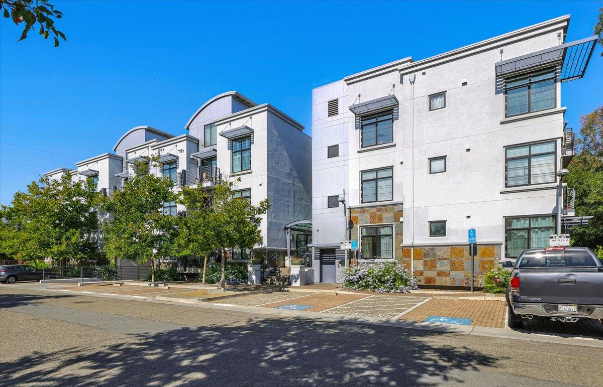 10745 North De Anza Boulevard 115