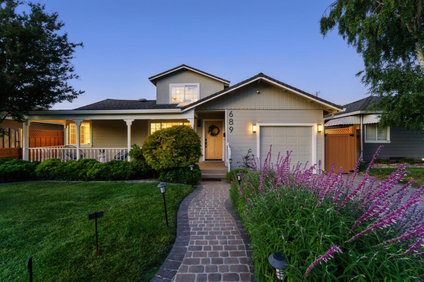 689 Robin Drive