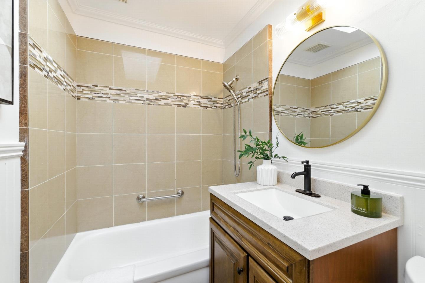 110 Manzanita Avenue