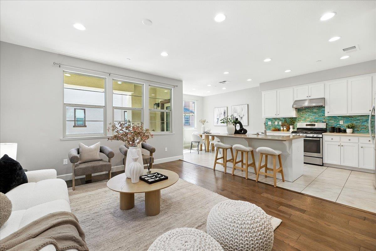 2955 Via Roma Place 42