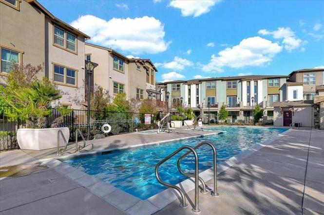 2955 Via Roma Place 42