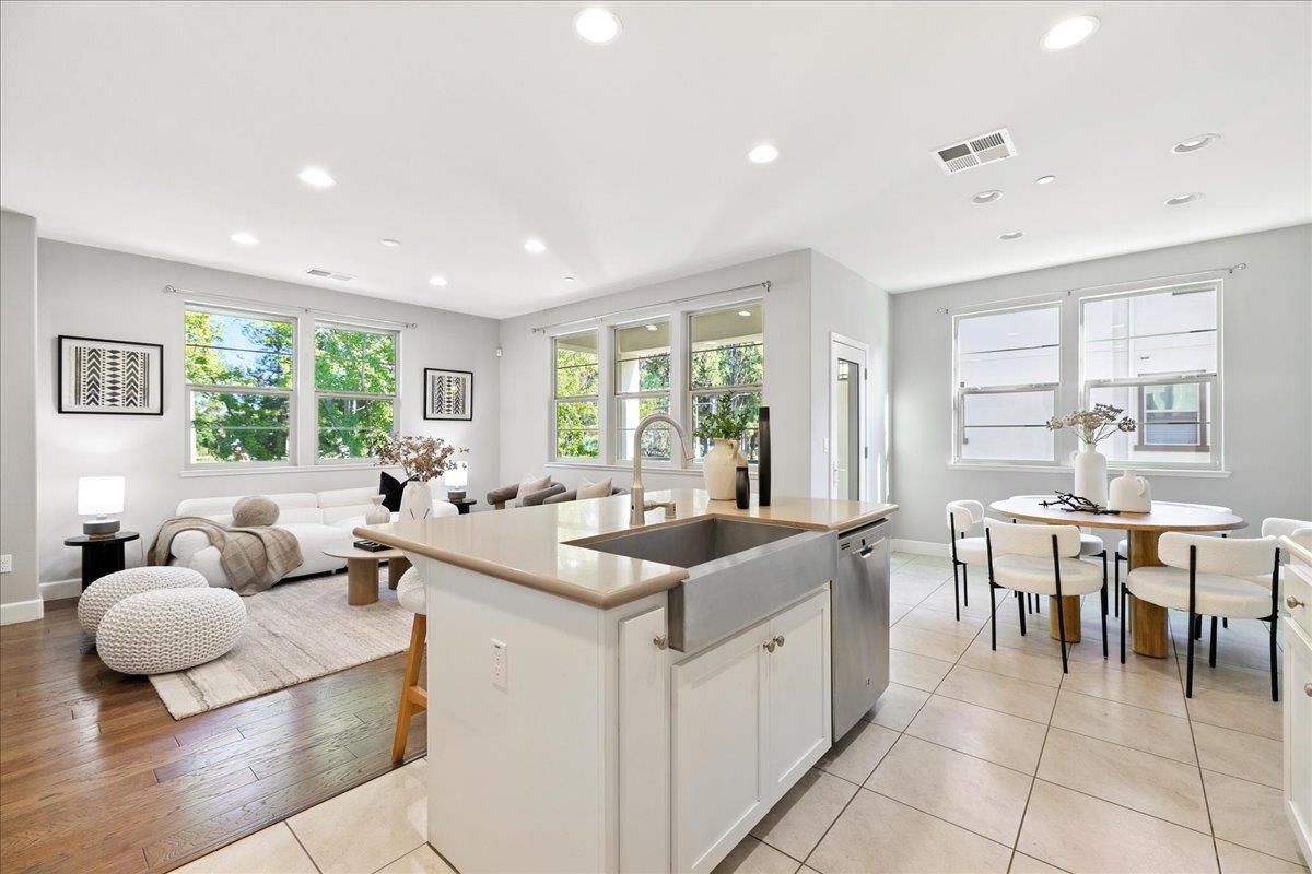 2955 Via Roma Place 42