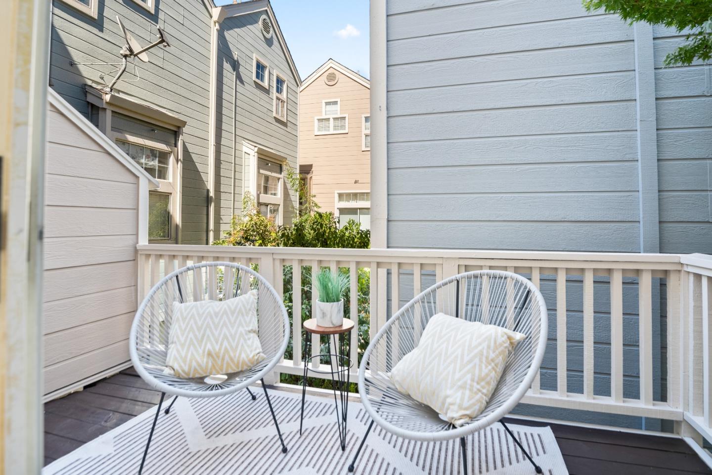 979 Pinto Palm Terrace 13