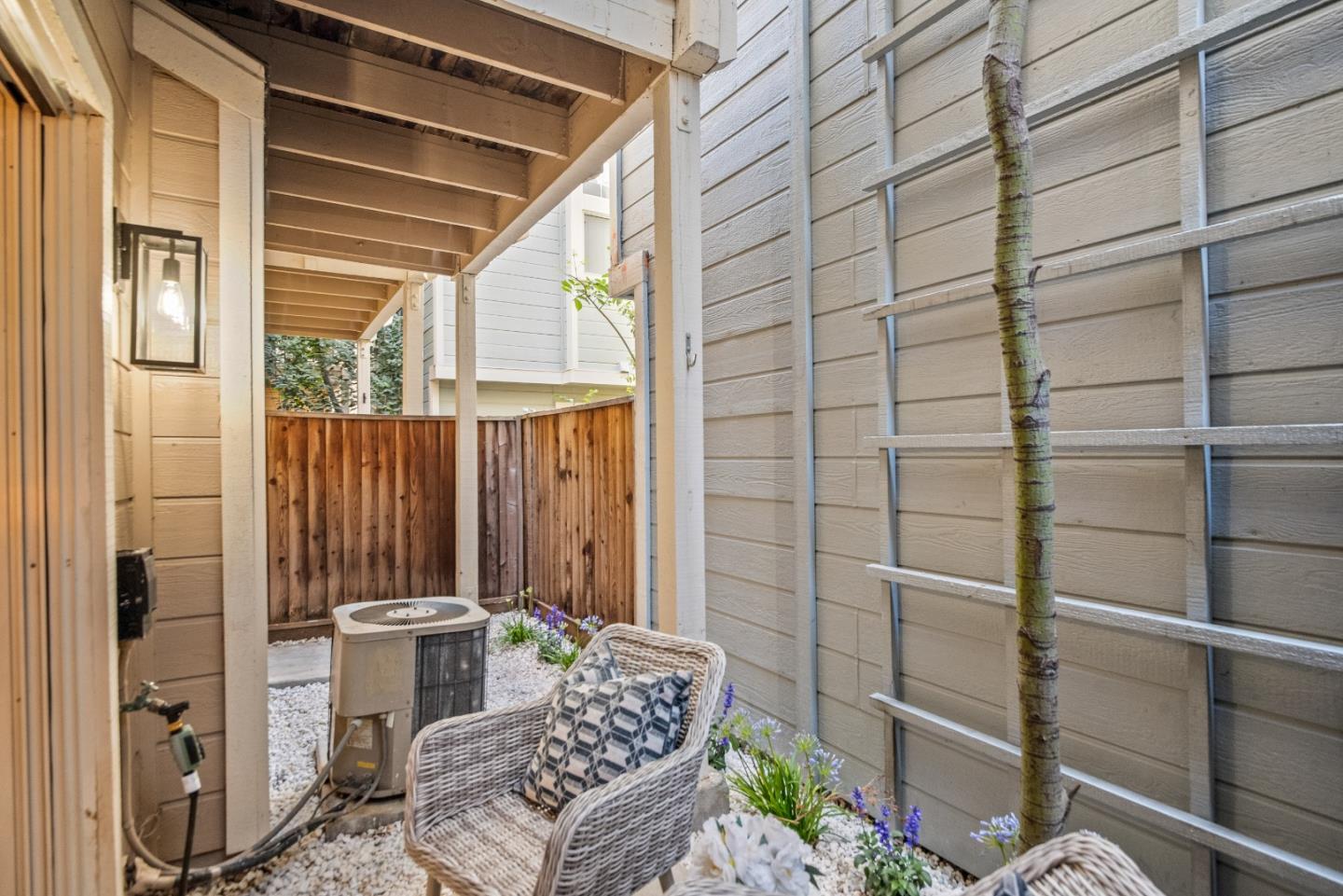 979 Pinto Palm Terrace 13