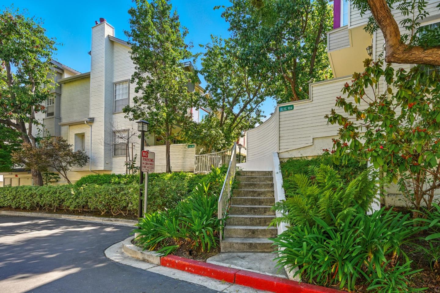 984 Belmont Terrace 10