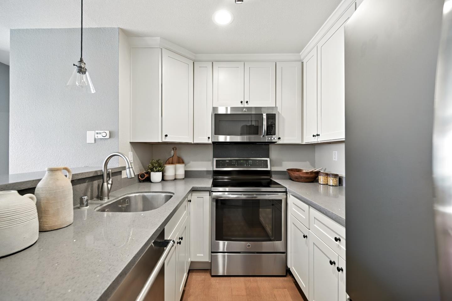 984 Belmont Terrace 10