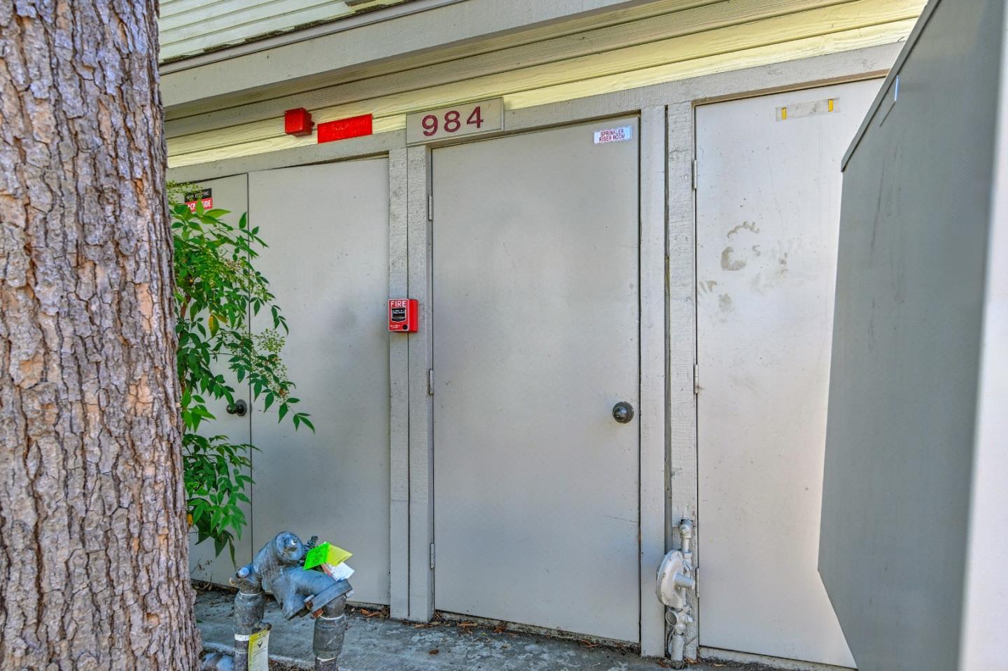 984 Belmont Terrace 10