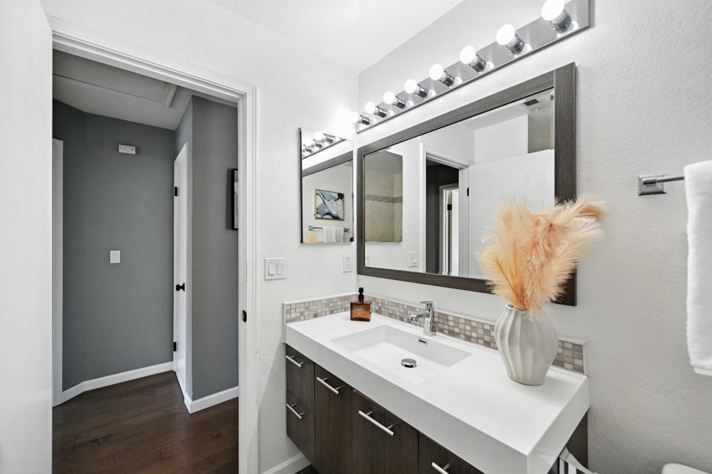 984 Belmont Terrace 10