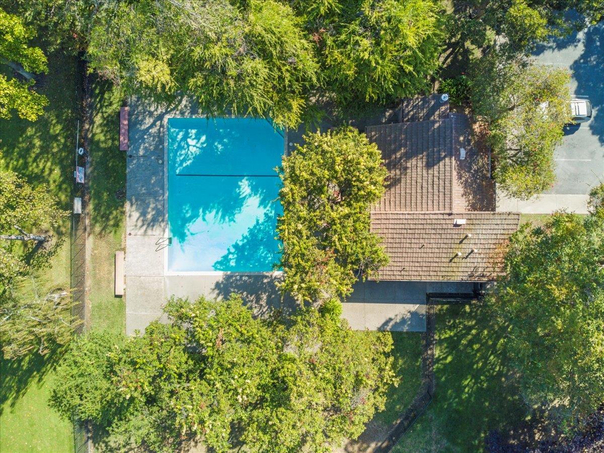 2576 Knightsbridge Lane