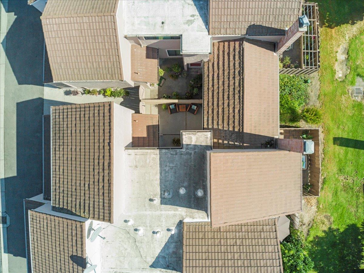 2576 Knightsbridge Lane