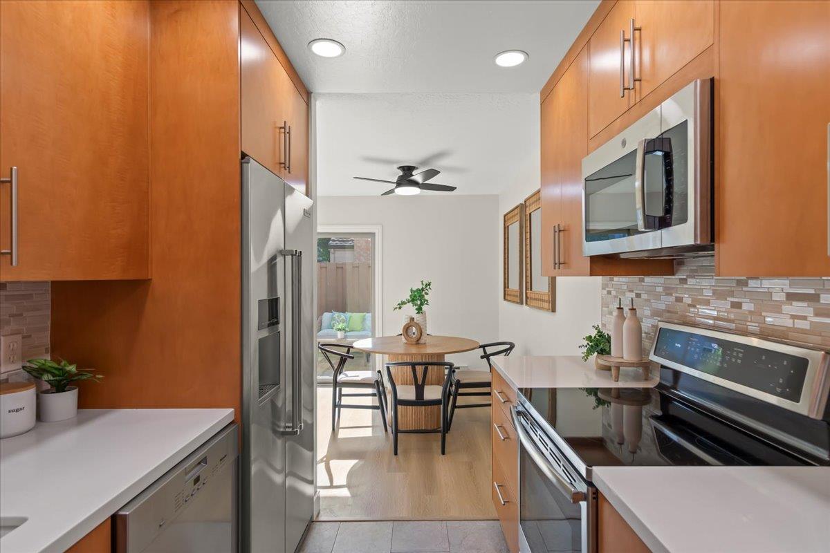 2576 Knightsbridge Lane