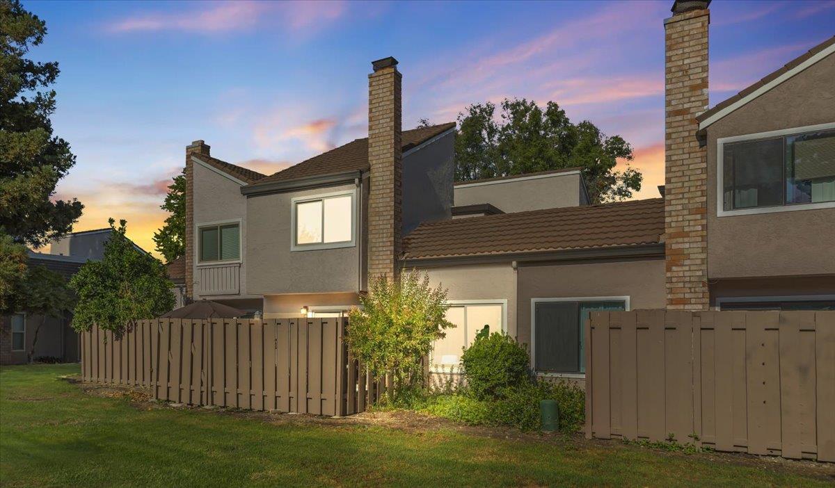 2576 Knightsbridge Lane