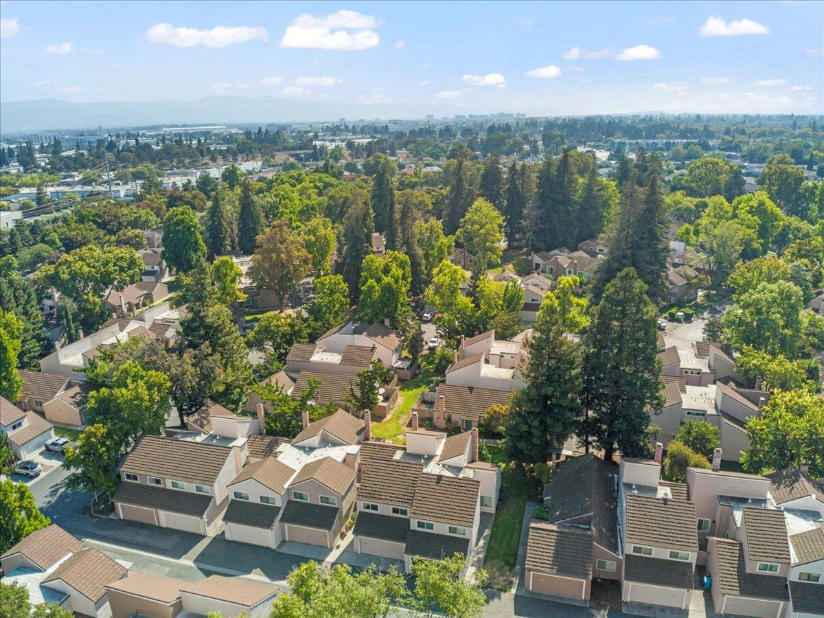 2576 Knightsbridge Lane