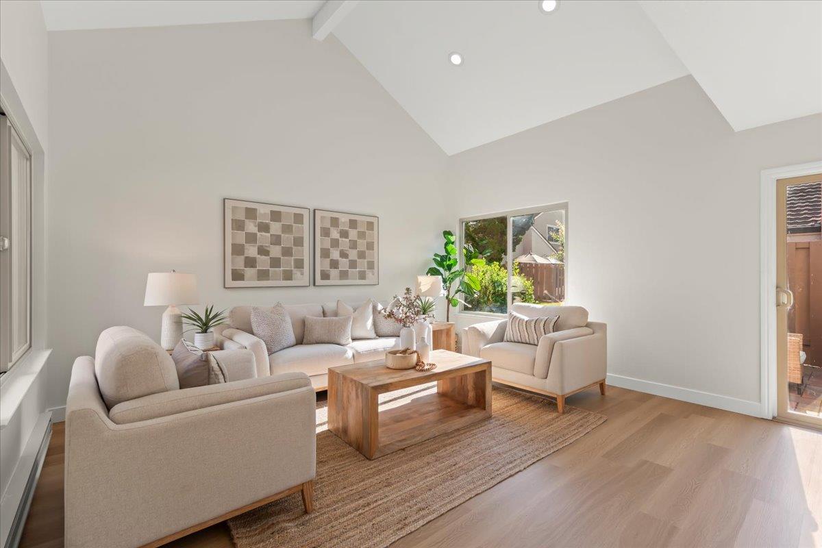 2576 Knightsbridge Lane