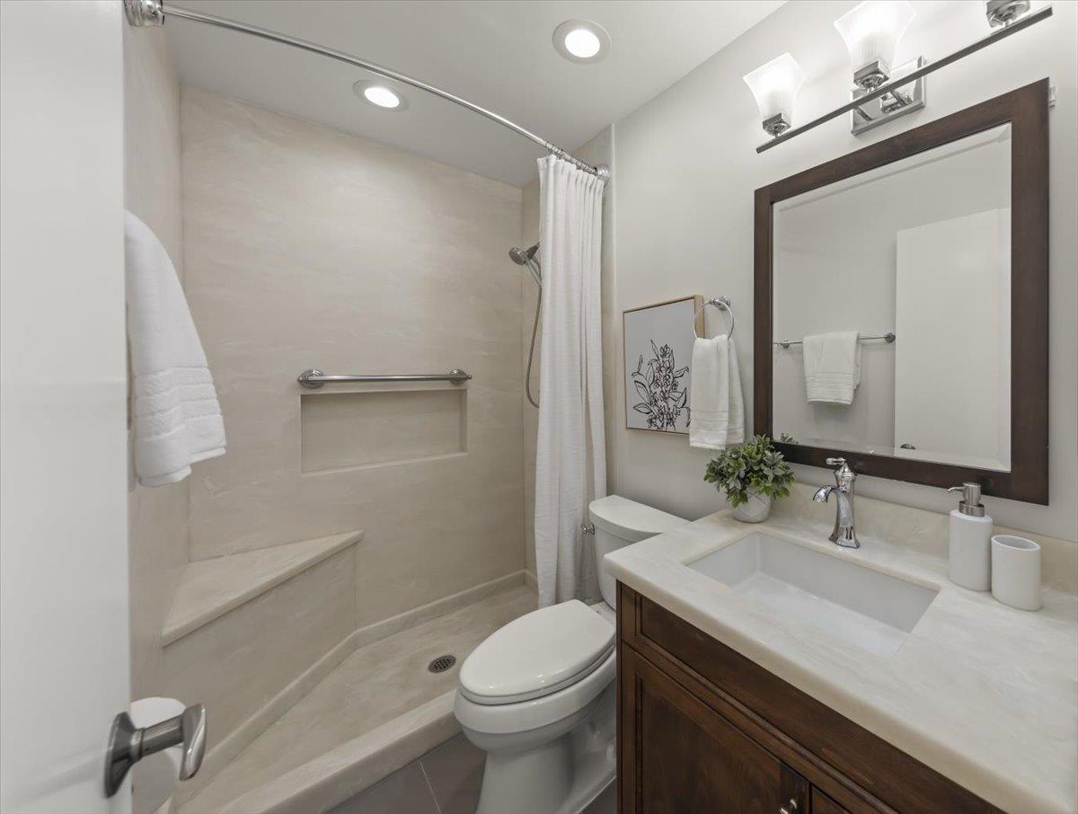 2576 Knightsbridge Lane