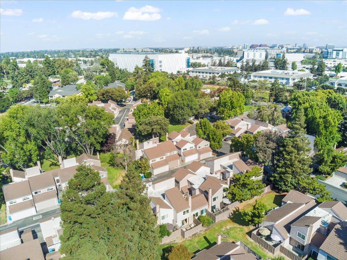 2576 Knightsbridge Lane