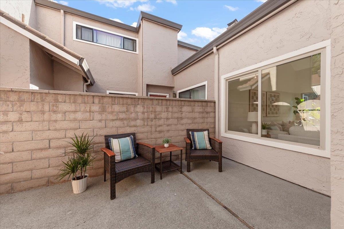 2576 Knightsbridge Lane