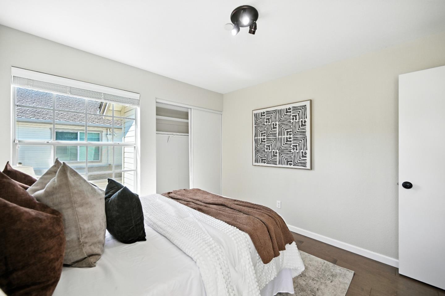 984 Belmont Terrace 10