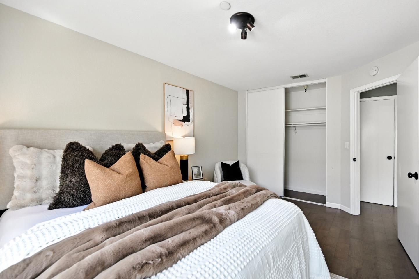 984 Belmont Terrace 10
