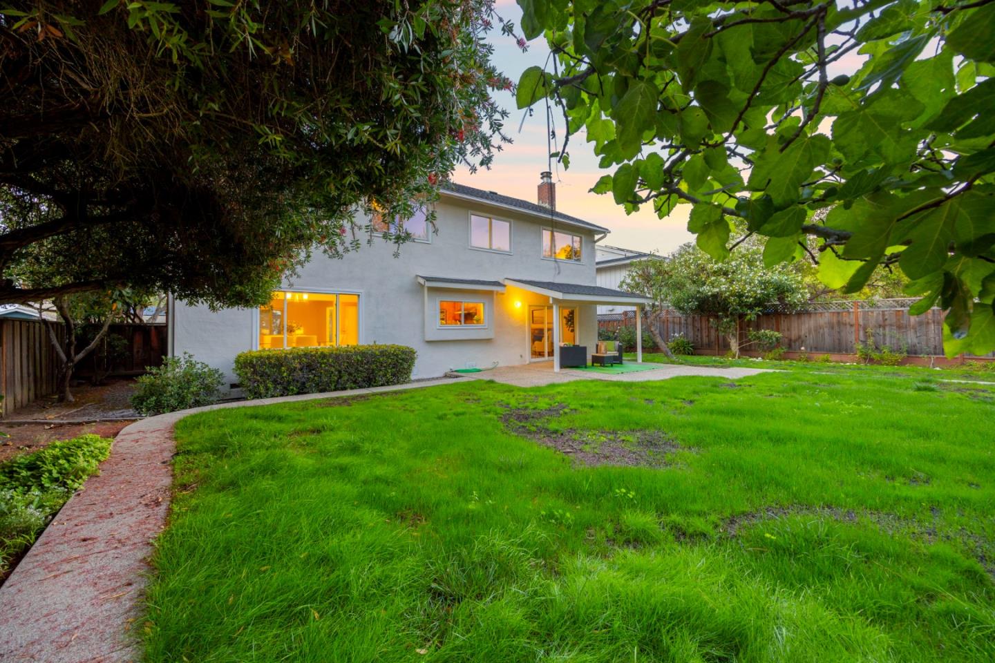 2713 Comstock Circle