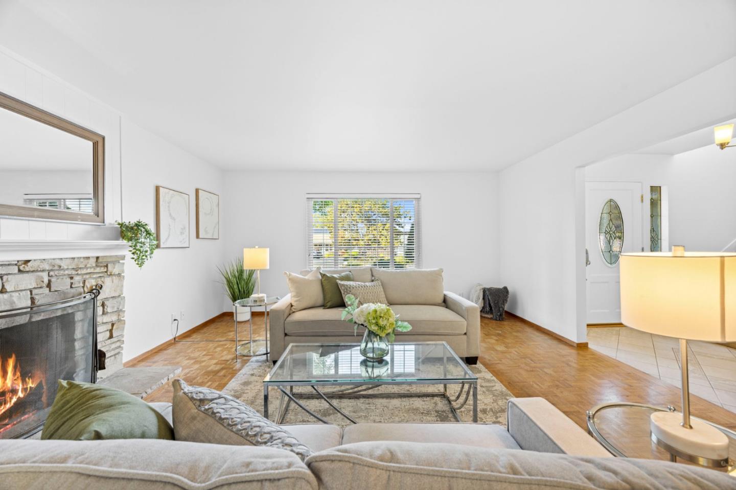 2713 Comstock Circle