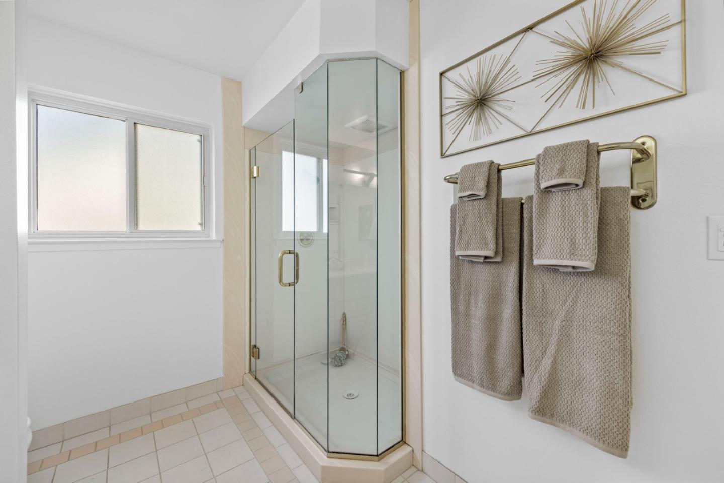 2713 Comstock Circle