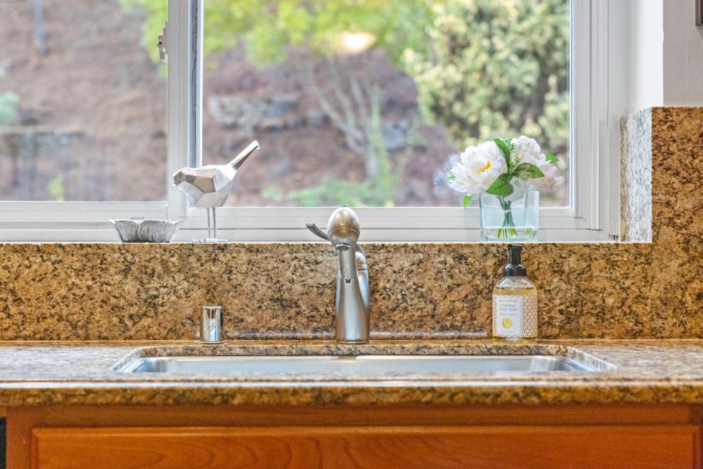 2713 Comstock Circle