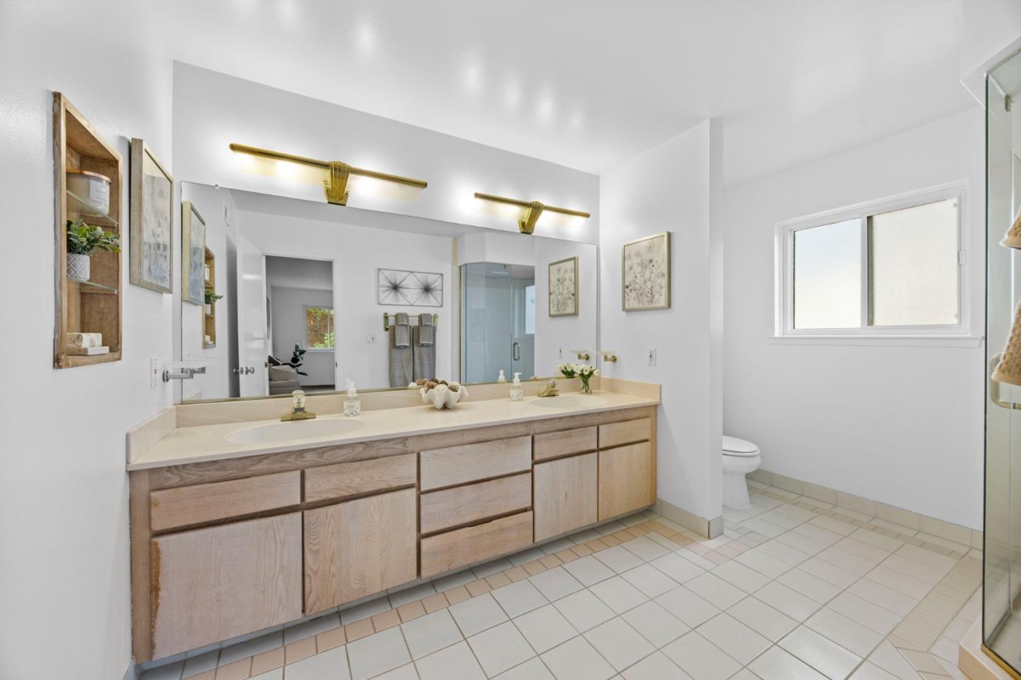 2713 Comstock Circle