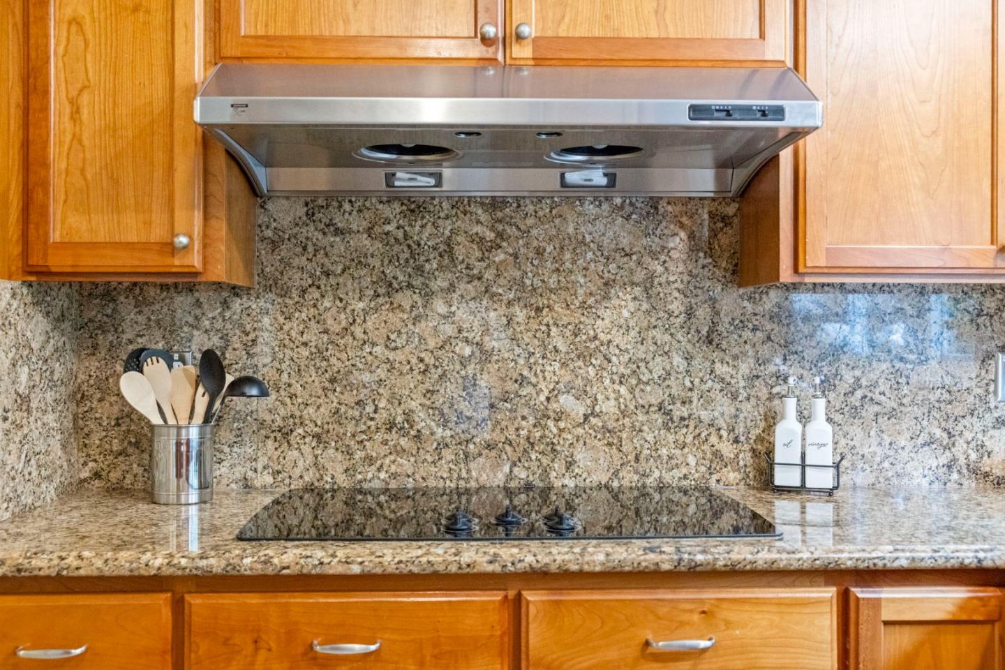 2713 Comstock Circle