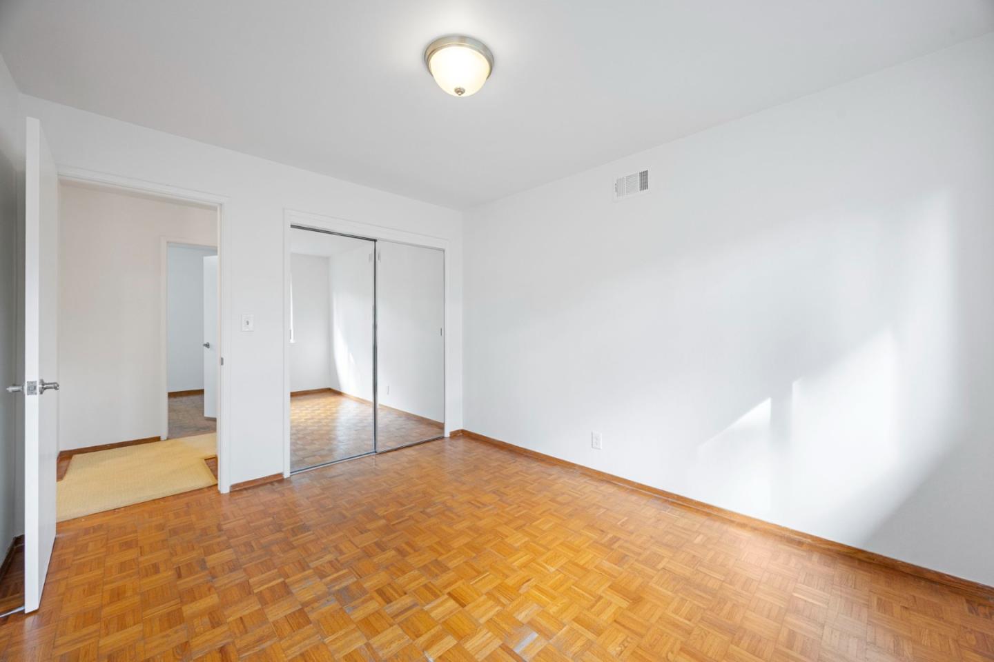 2713 Comstock Circle