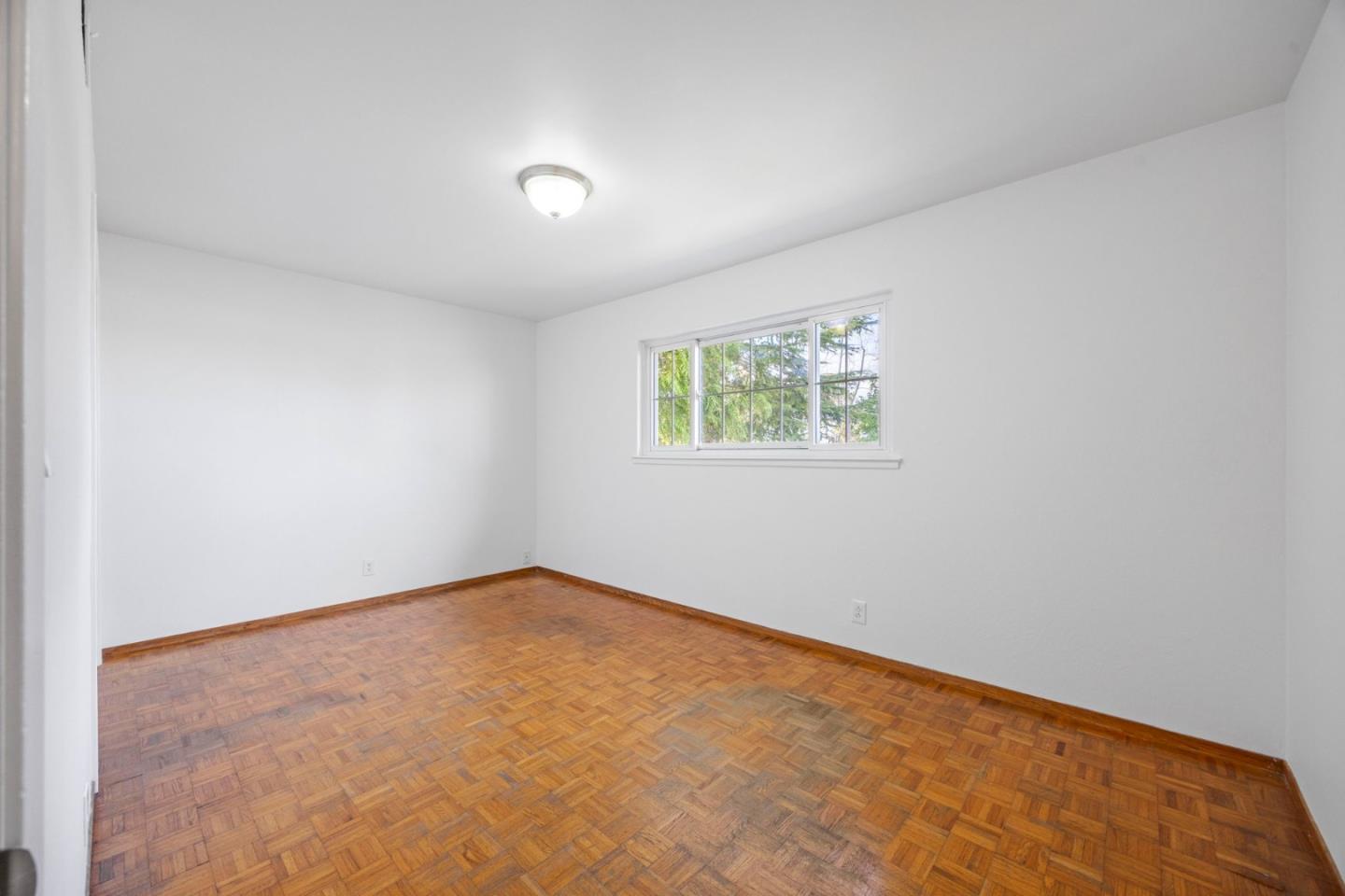 2713 Comstock Circle