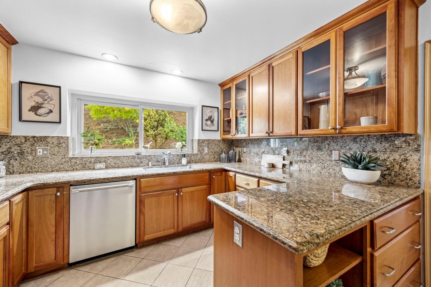 2713 Comstock Circle