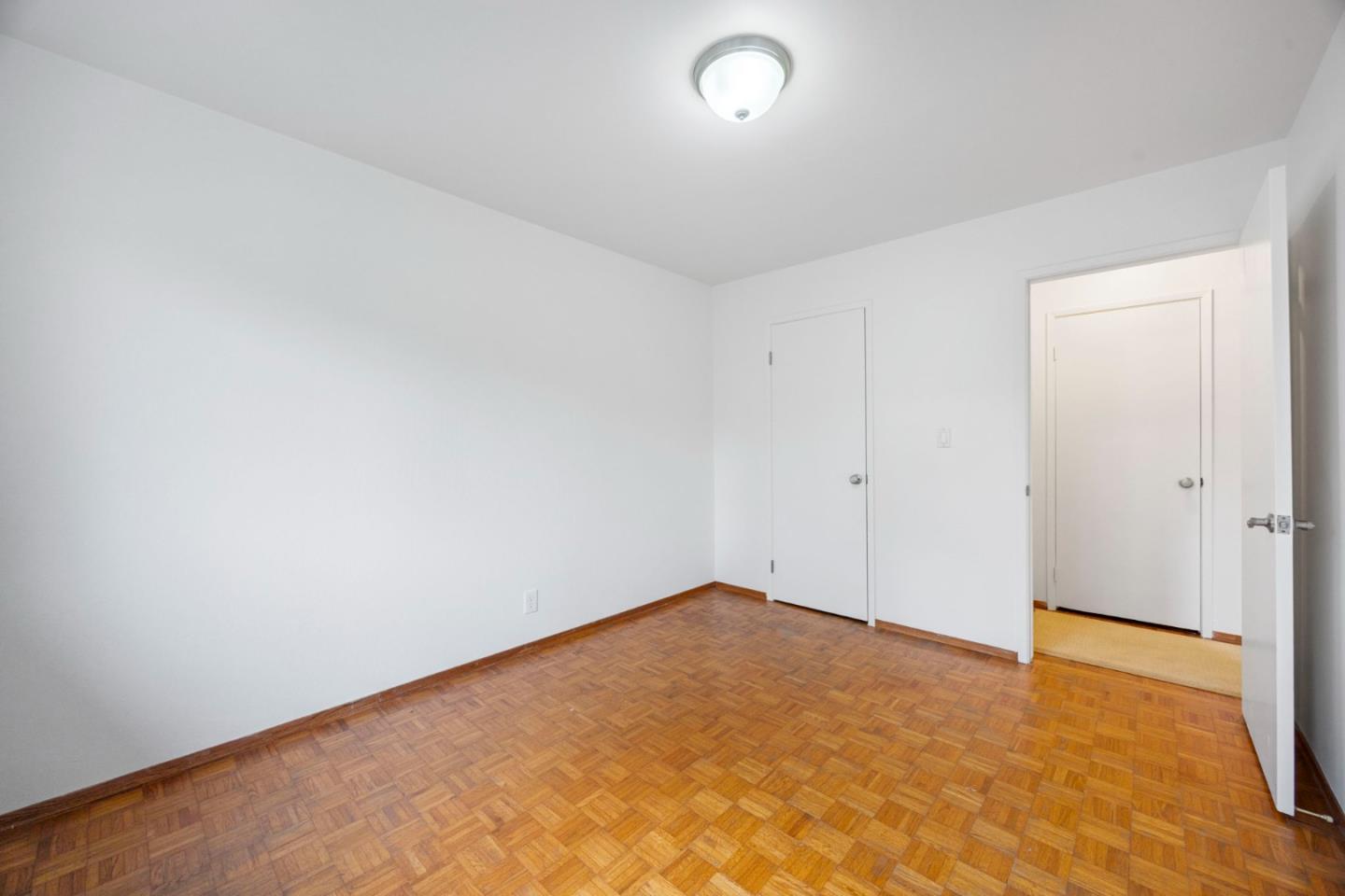 2713 Comstock Circle